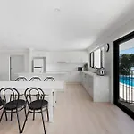 4Br Waterfront Vacation Home In Broadbeach Waters