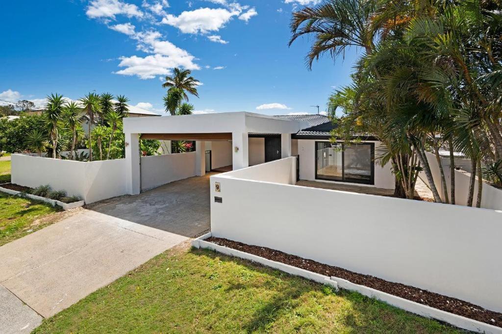 4br Waterfront Vacation In Broadbeach Waters Holiday home