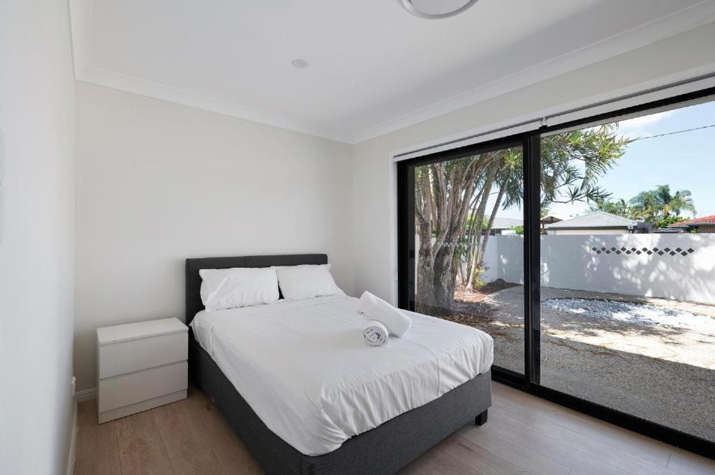 Holiday home 4br Waterfront Vacation In Broadbeach Waters